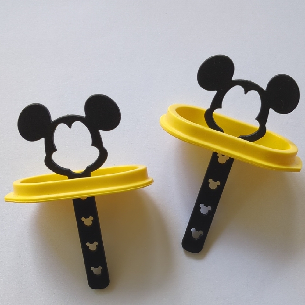 Tupperware's Mickey Mouse Popsicle Replacement Stick And Lid.